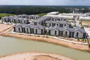 689 Basilica Bay Dr #D2 - Photo 1 of 1