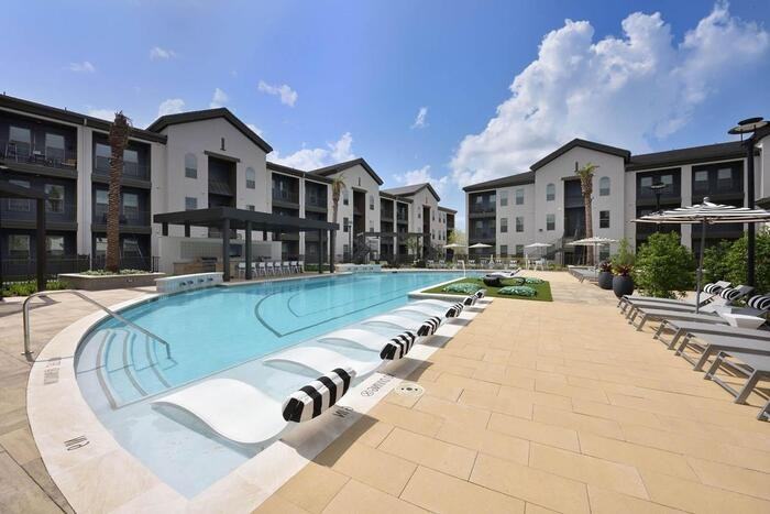 689 Basilica Bay Dr #B1 - Photo 5 of 40