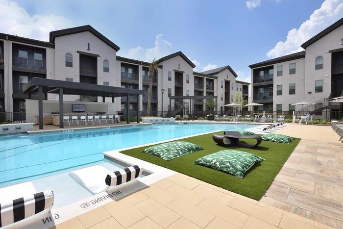 689 Basilica Bay Dr #B1 - Photo 6 of 40