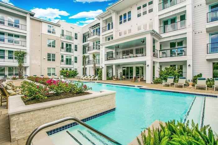 3900 Dacoma St #B2 - Photo 2 of 26