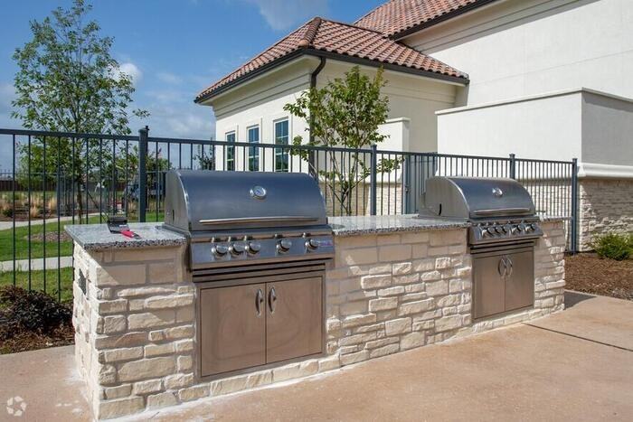 2100 Kilgore Pkwy #C2 - Photo 2 of 6