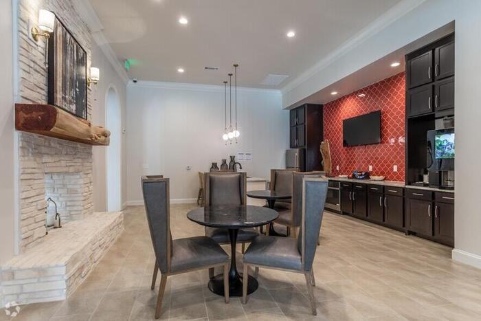 2100 Kilgore Pkwy #B2 - Photo 3 of 6