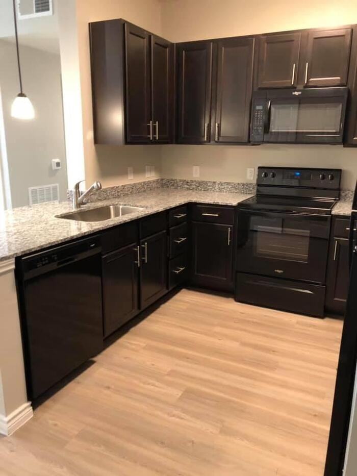 11717 S Kirkwood Rd #B3 - Photo 5 of 10