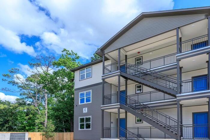 1720 Crestdale Dr #C2 - Photo 5 of 19