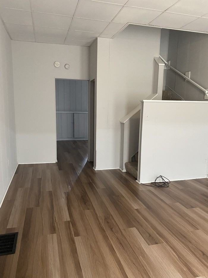 225 N Luzerne Ave - Photo 3 of 12