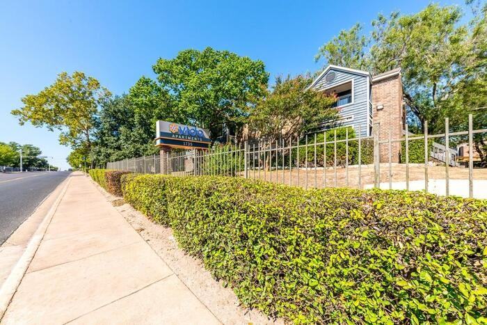 1735 Rutland Dr #B2 - Photo 2 of 29