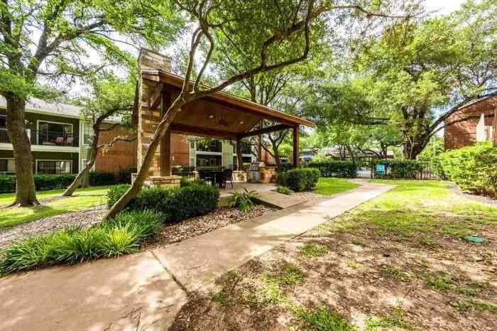 9617 Great Hills Trl #B2 - Photo 4 of 24