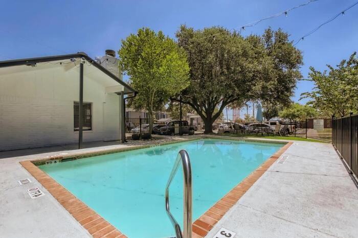 1106 Reinli St #B1 - Photo 7 of 26