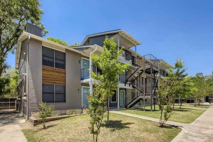 1106 Reinli St #B2 - Photo 2 of 27