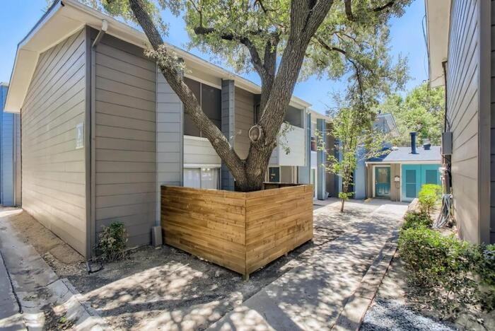 1106 Reinli St #B2 - Photo 3 of 27