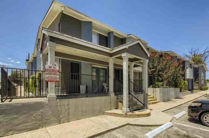 1106 Reinli St #B3 - Photo 5 of 28