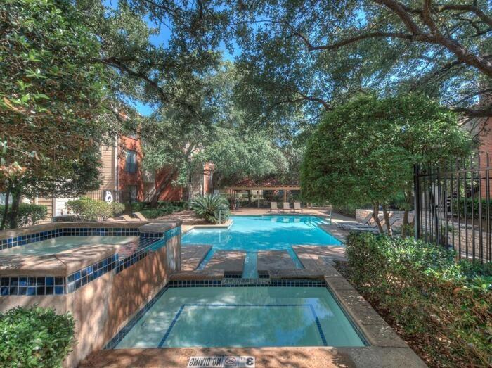 8524 Burnet Rd #B2 - Photo 4 of 10