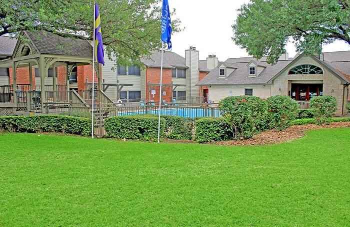 701 W Longspur Blvd #C2 - Photo 2 of 6