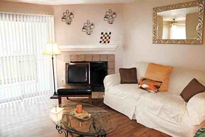 701 W Longspur Blvd #C2 - Photo 4 of 6