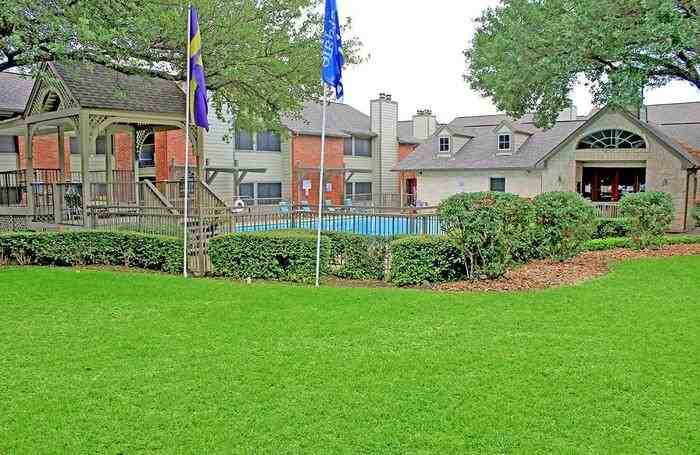 701 W Longspur Blvd #B1 - Photo 2 of 5