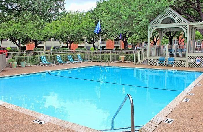 701 W Longspur Blvd #B2 - Photo 3 of 6