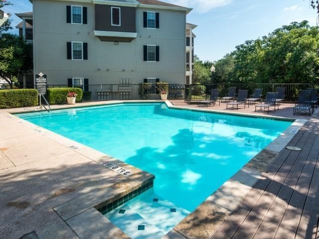 12113 Metric Blvd #B3 - Photo 4 of 33