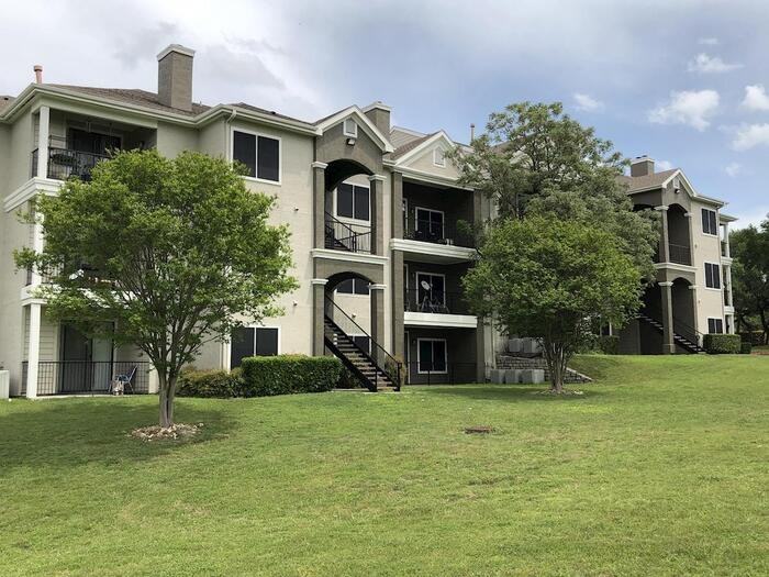 12113 Metric Blvd #B4 - Photo 2 of 34