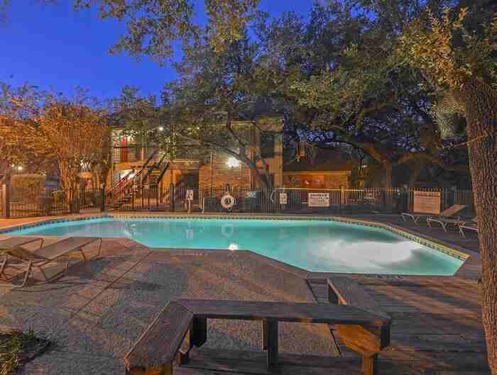 11441 N Interstate 35 #C1 - Photo 4 of 9