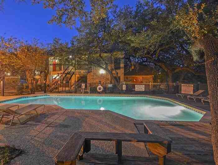 11441 N Interstate 35 #B1 - Photo 4 of 9