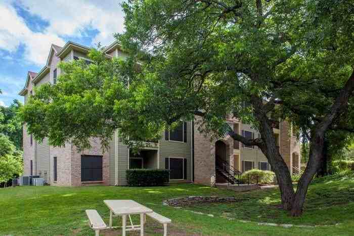 2600 Gracy Farms Ln #C2 - Photo 3 of 24