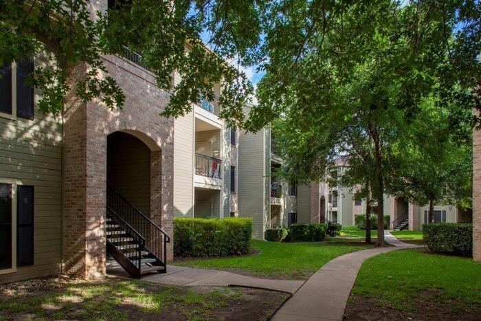 2600 Gracy Farms Ln #B2 - Photo 5 of 24