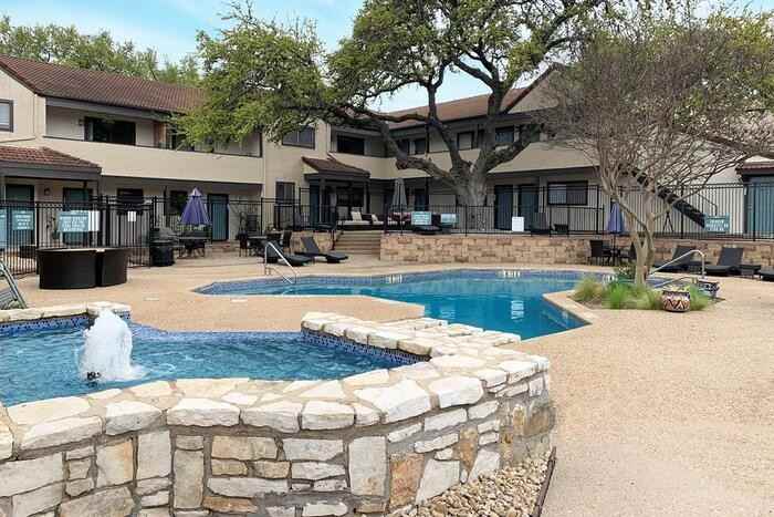 400 W Saint Elmo Rd #C3 - Photo 3 of 15