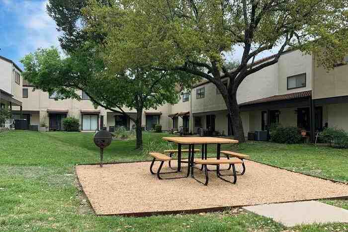 400 W Saint Elmo Rd #C3 - Photo 5 of 15