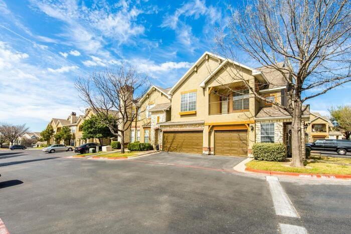 670 Louis Henna Blvd #B5 - Photo 3 of 13