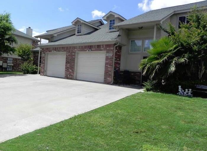 400 E Cypress Creek Rd #D1 - Photo 3 of 21