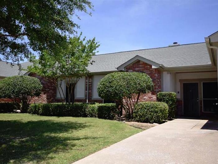 400 E Cypress Creek Rd #E2 - Photo 2 of 22