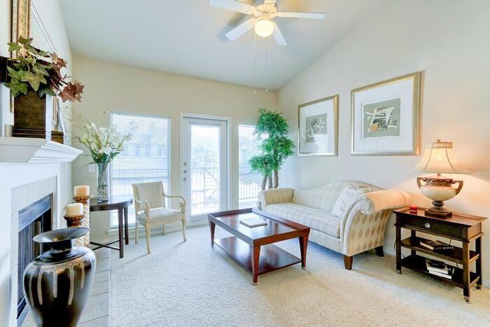 12007 N Lamar Blvd #C4 - Photo 5 of 10