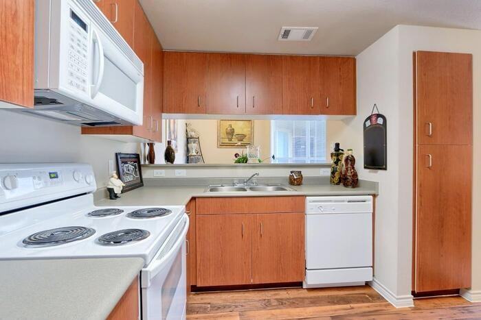 12007 N Lamar Blvd #C4 - Photo 7 of 10