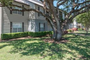 2111 N Austin Ave #B1 - Photo 1 of 1