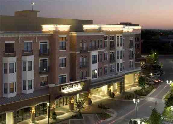 4600 W Guadalupe St #C8 - Photo 2 of 22