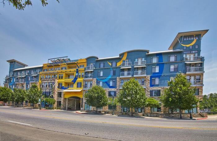 127 E Riverside Dr #C4 - Photo 2 of 24