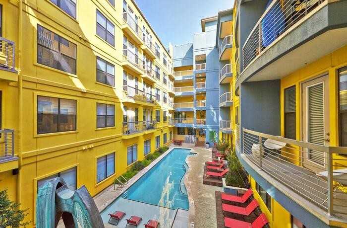 127 E Riverside Dr #A2 - Photo 3 of 18