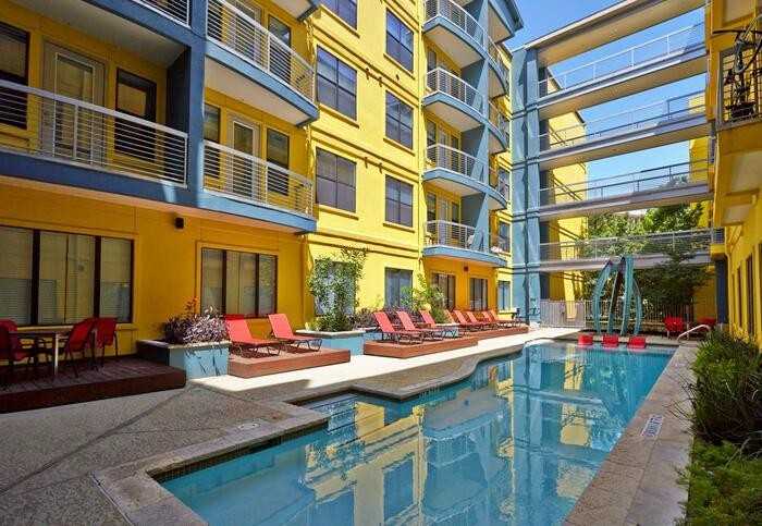 127 E Riverside Dr #A2 - Photo 5 of 18