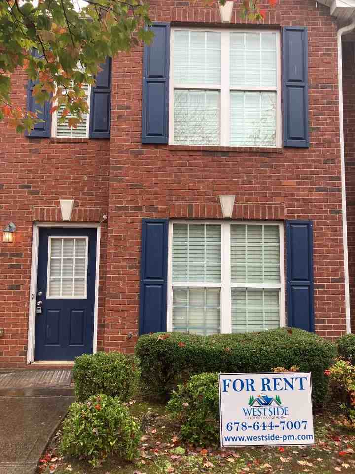 1805 Thrasher Ct - Photo 3 of 11