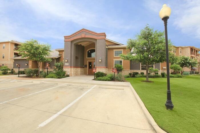 4925 Cromwell Dr #C2 - Photo 2 of 30