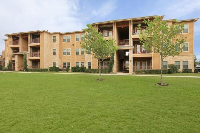 4925 Cromwell Dr #C2 - Photo 3 of 30