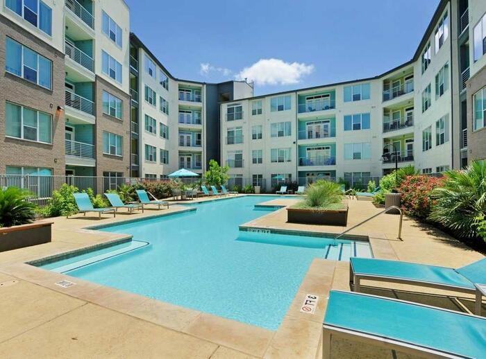 1620 E Riverside Dr #C2 - Photo 4 of 30