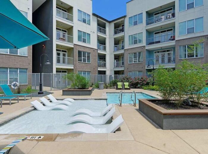 1620 E Riverside Dr #C2 - Photo 5 of 30