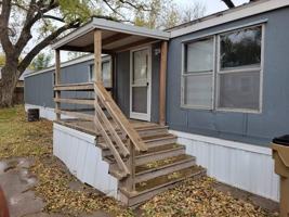 featured image of 204 E 1st St