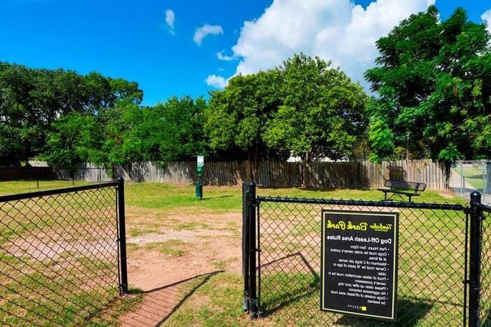 2207 S 5th St #B1 - Photo 3 of 8