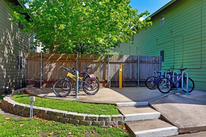 2207 S 5th St #B1 - Photo 4 of 8