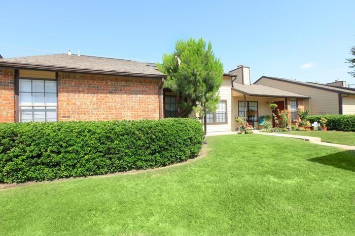 5401 Independence Pkwy #C1 - Photo 3 of 27