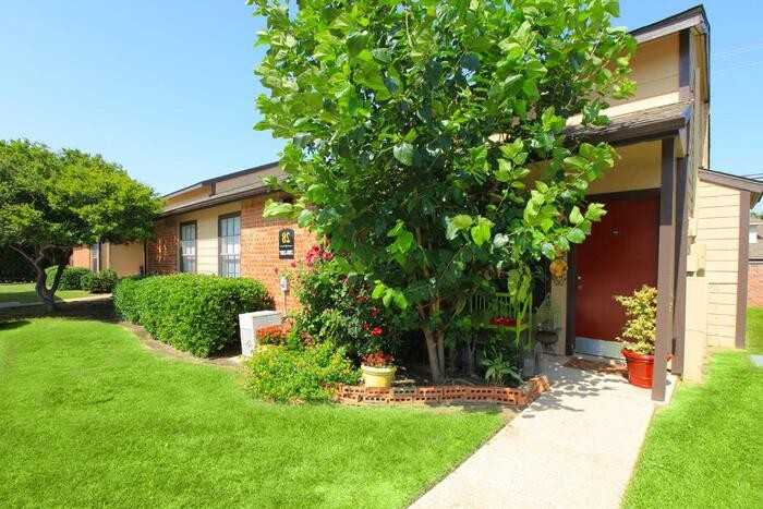 5401 Independence Pkwy #C1 - Photo 5 of 27