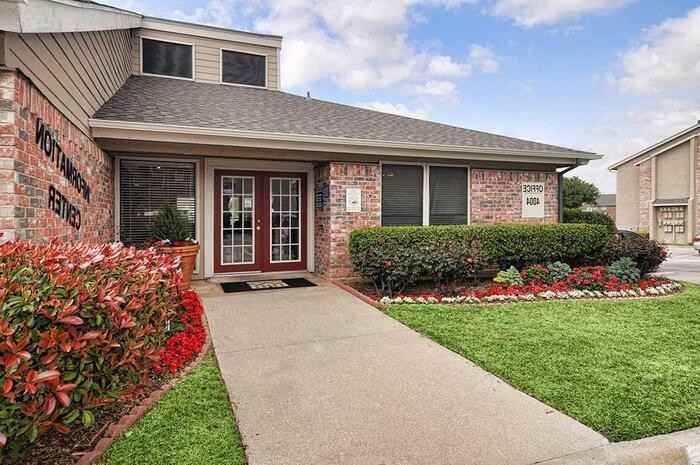 4004 Block Dr #B3 - Photo 2 of 17