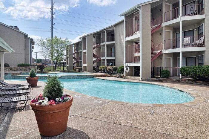 4004 Block Dr #B3 - Photo 4 of 17